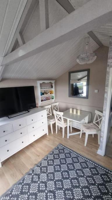 No. 4 Sunny Lodge By The Sea อาเบอรีสวิท ภายนอก รูปภาพ